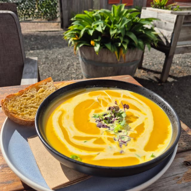 Roast pumpkin soup